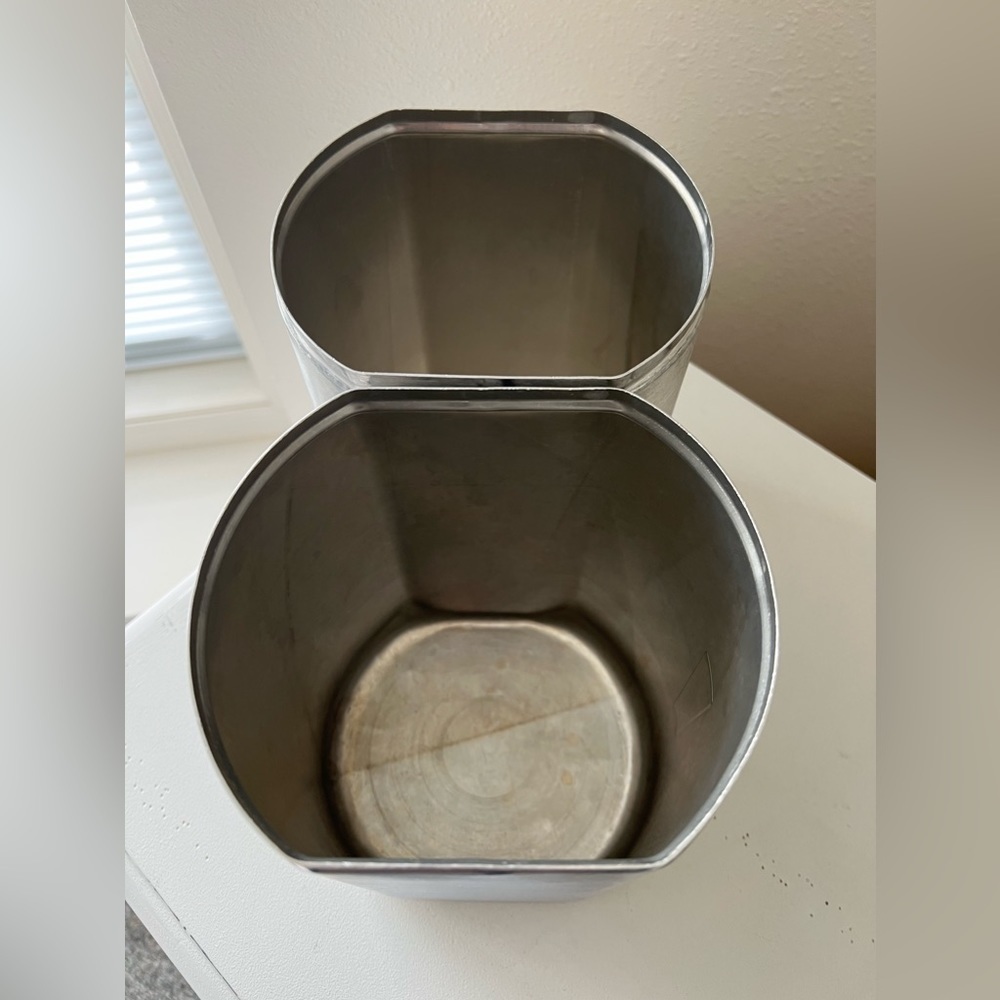 Vintage 1950s MCM Kitchen Aluminum Canisters Lids | Flour And Sugar - Picture 5 of 12